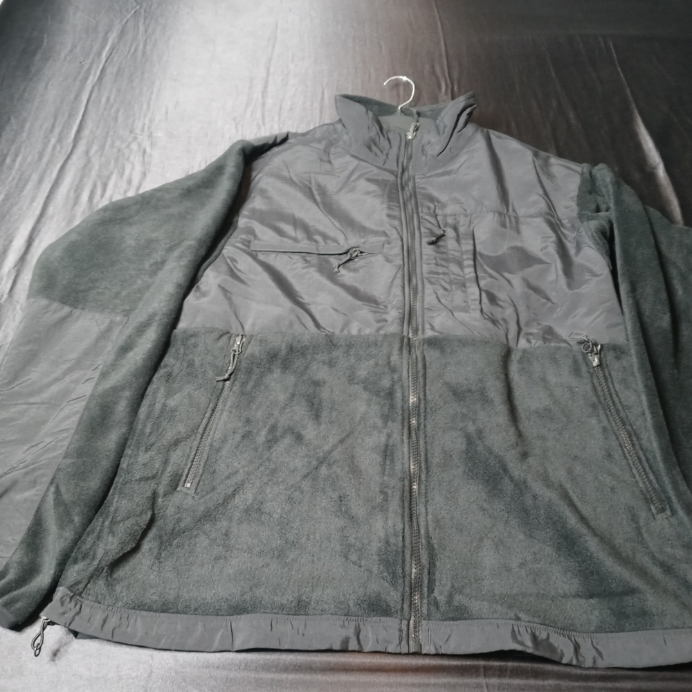 Cozy jacket for a windy day L new/W tag